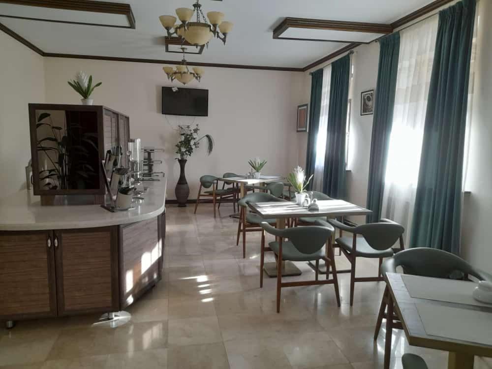 Hotel Krez Kyzylorda Bagian luar foto